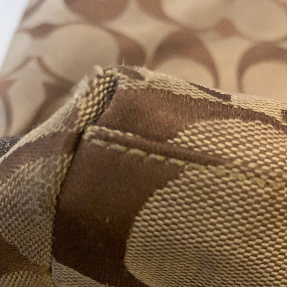Coach Tan & Brown Signature Logo Travel Bag/Tote Bag/Weekender - Picture 5 of 10
